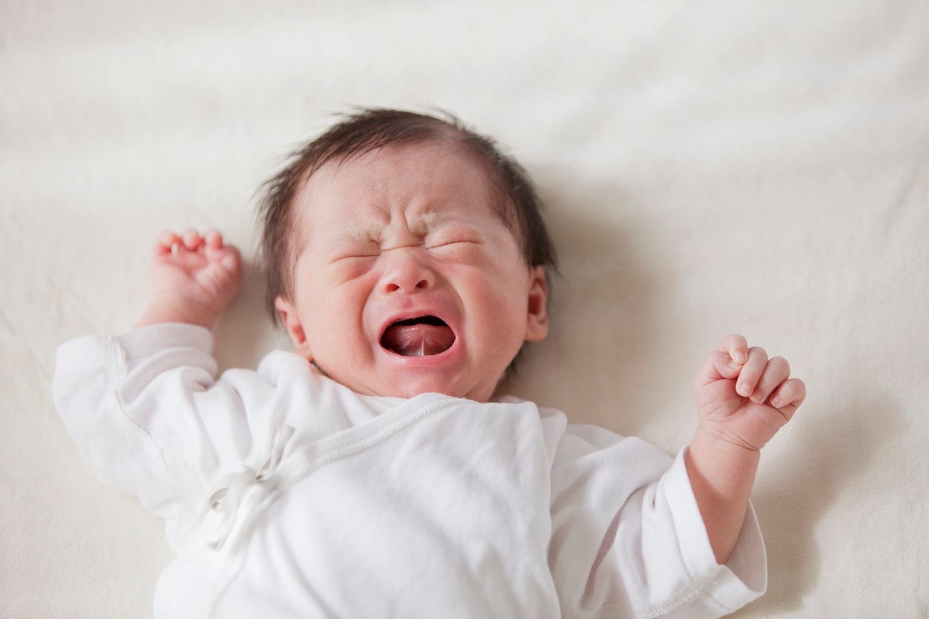 赤ちゃんが泣き止まない 赤ちゃんの放置 無視は禁物 乳児育児 All About