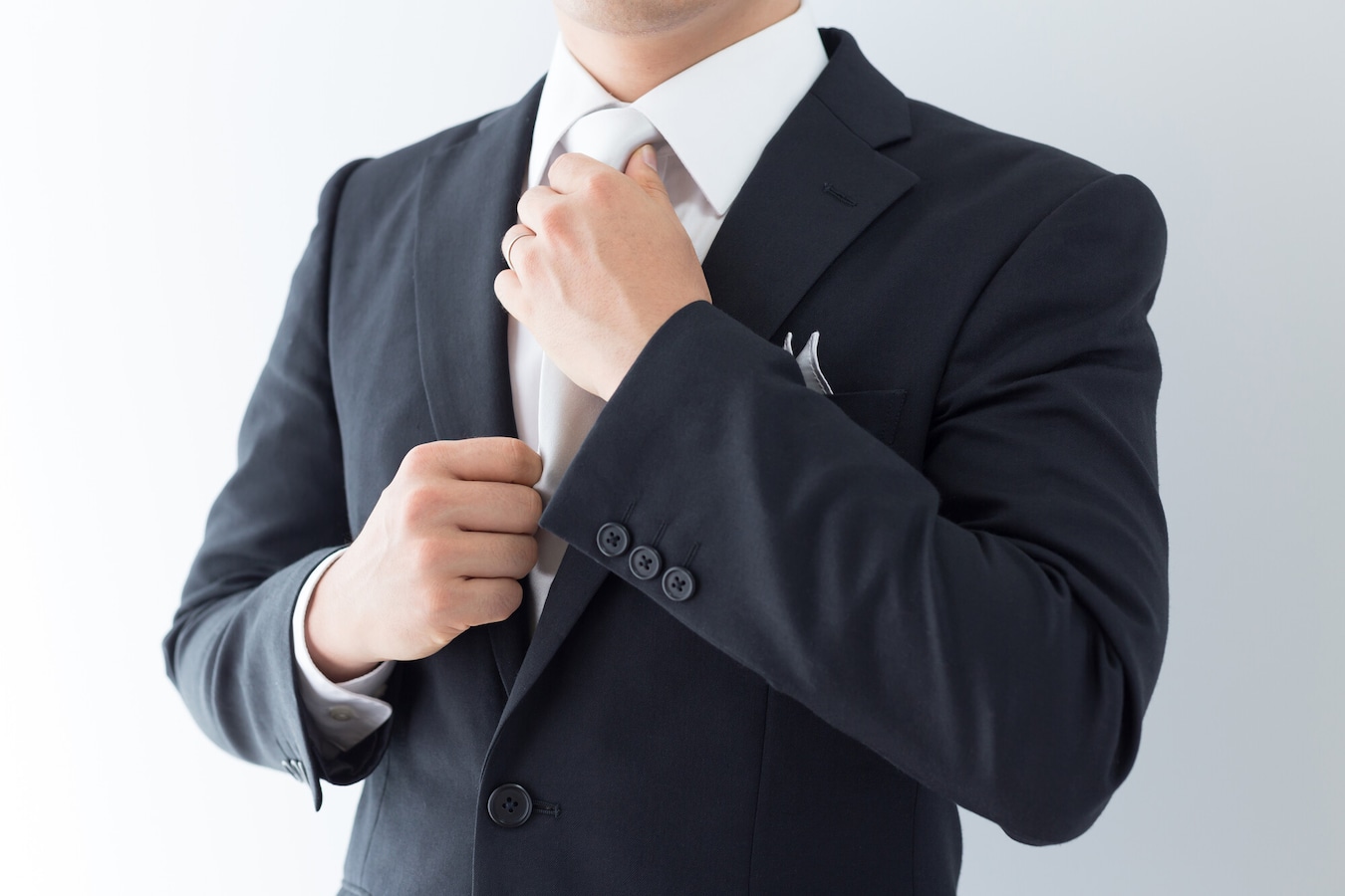 結婚式に白ネクタイは間違い？礼装ではない？ 男性ゲストの新