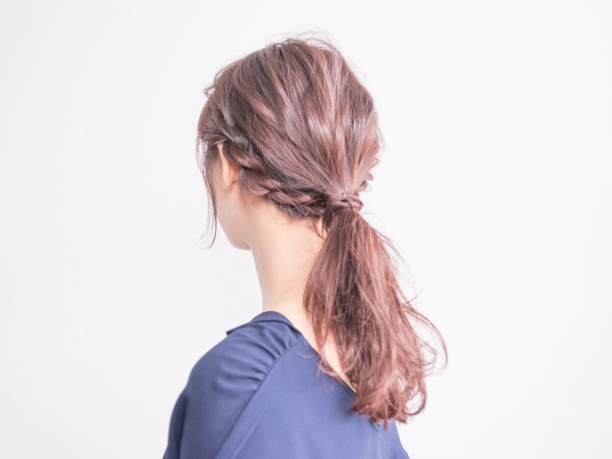 ひとつ結びヘアアレンジ ねじるだけの簡単スタイル ヘアアレンジ All About ひとつ結びヘアアレンジ ねじるだけの簡単スタイル ヘアアレンジ All About