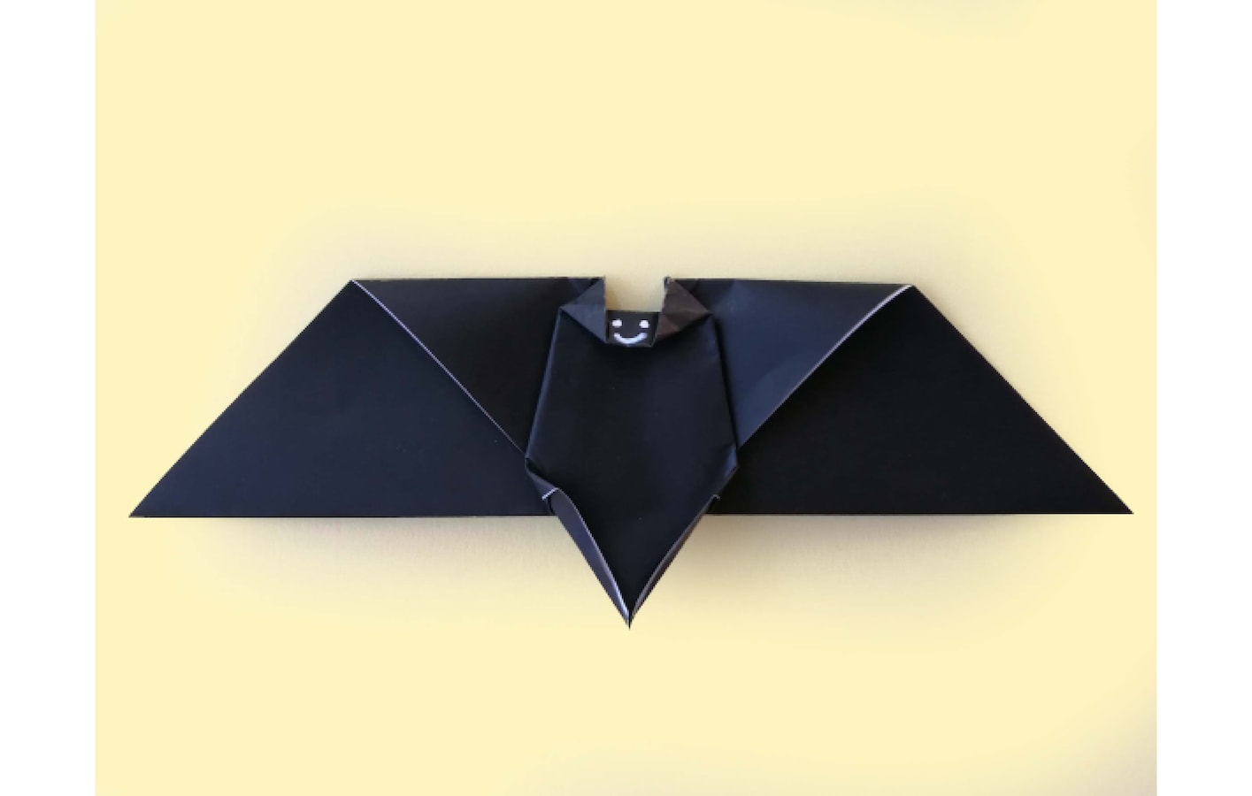 コウモリの折り紙 簡単な折り方 ハロウィンにもおすすめ 工作 自由研究 All About