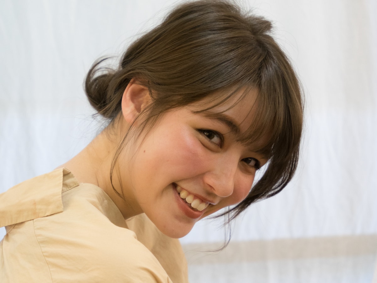 ミディアムヘアのまとめ髪 くるりんぱとお団子のアレンジ ヘアアレンジ All About ミディアムヘアのまとめ髪 くるりんぱとお団子のアレンジ ヘアアレンジ All About