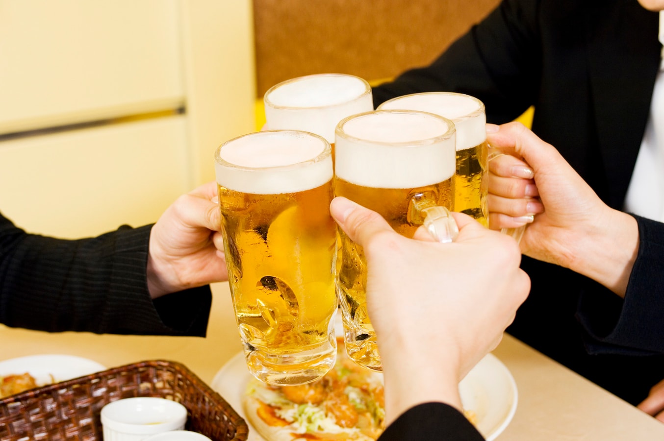 会社の飲み会に行きたくない 楽しい飲み会に変える方法は ストレス All About 会社の飲み会に行きたくない 楽しい飲み会に変える方法は ストレス All About