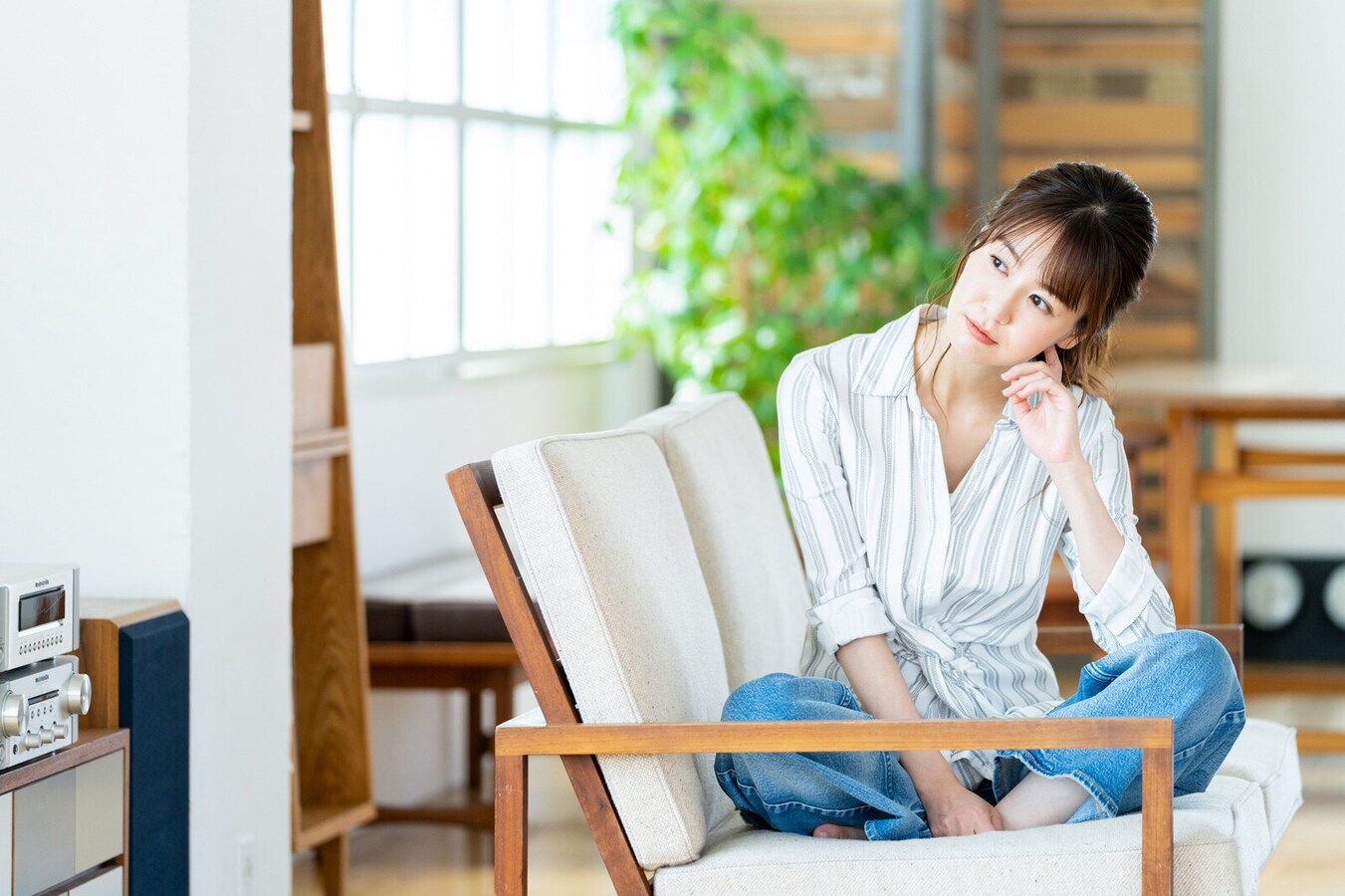 独身でいたい私に 結婚しないの と質問するのはなぜ 彼女がsnsで 匂わせる 理由 亀山早苗の恋愛コラム All About