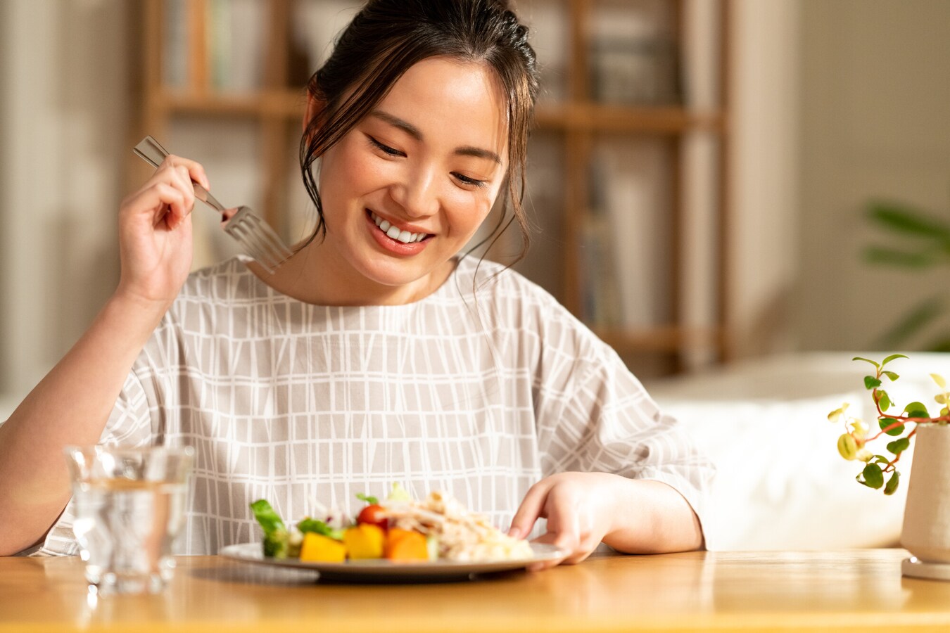画像：食欲の秋が到来！「食べ過ぎた後」に調整すべき食事のポイント3つ [食事ダイエット] All About