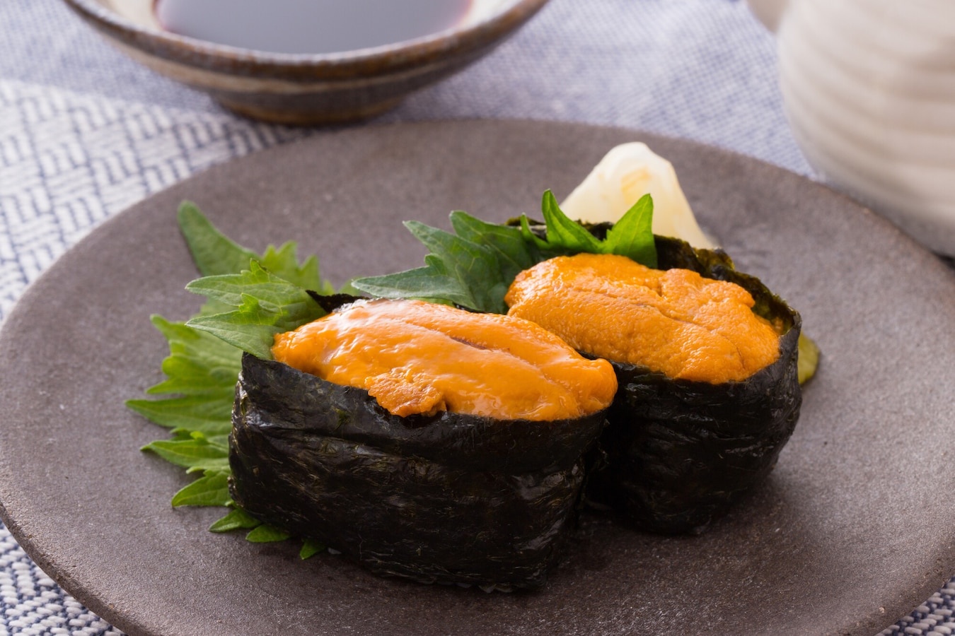 回転寿司で好きな「軍艦巻き」ランキング、3位「うに」2位「ネギトロ」を抑えた1位は？ [寿司] All About