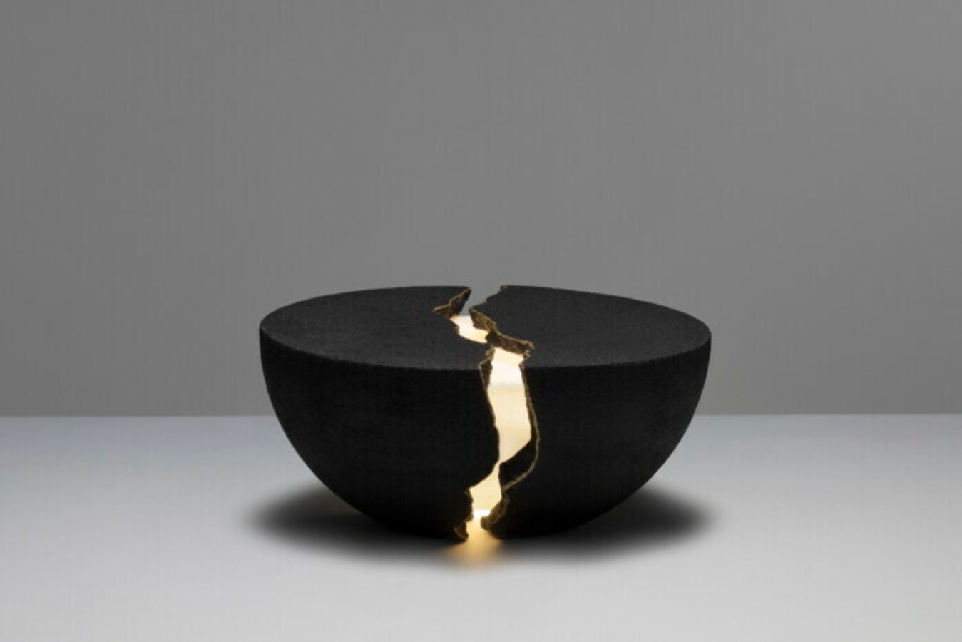 Teno｜割れたお椀モチーフのBluetoothスピーカーライト「テノ」