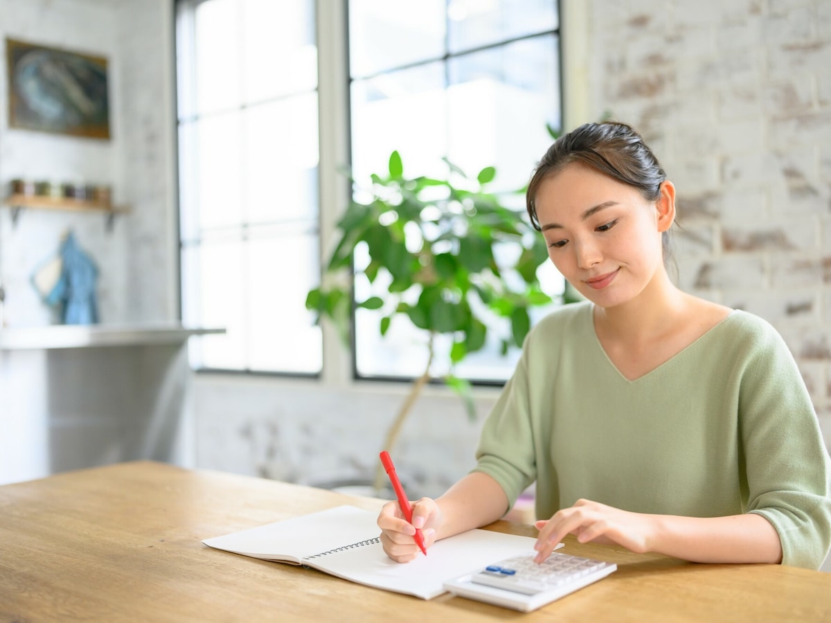 年金を月22万円もらえるのは、現役時代にどのぐらいの収入がある人ですか？
