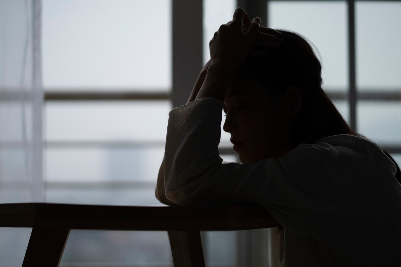 不幸な出来事が多発して気づいてしまった違和感。夫と私の「とんでもなく深くて暗い溝」 [人間関係] All About