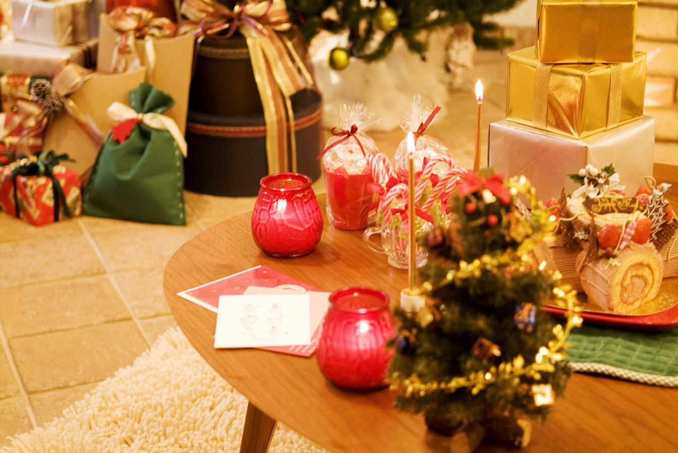 ミニツリーの作り方 テーブルサイズの華やかクリスマスツリー ハンドメイド 手芸 All About ミニツリーの作り方 テーブルサイズの華やかクリスマスツリー ハンドメイド 手芸 All About