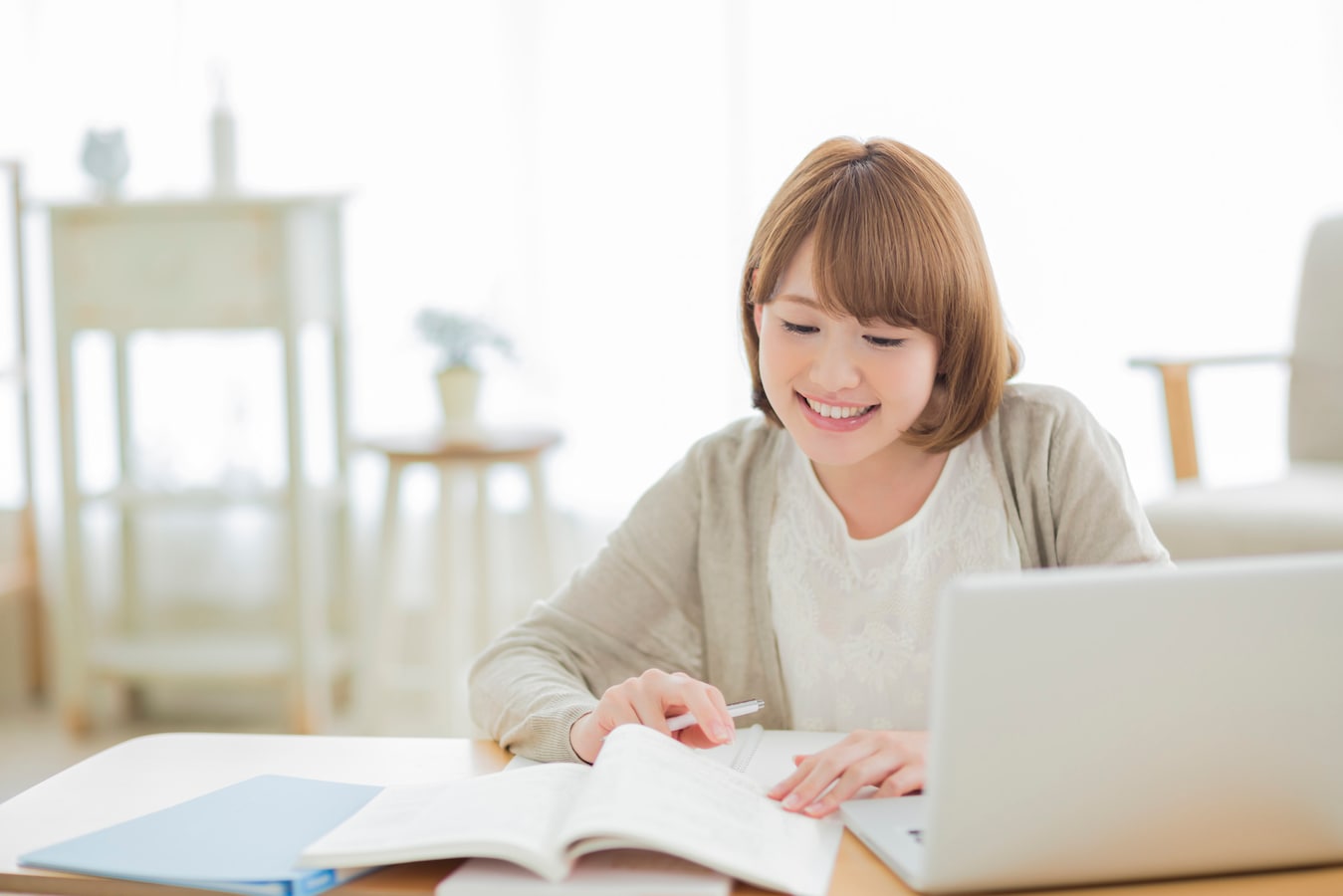 韓国語で 勉強する は何と言う 学ぶ との使い分けや例文を紹介 韓国語 All About