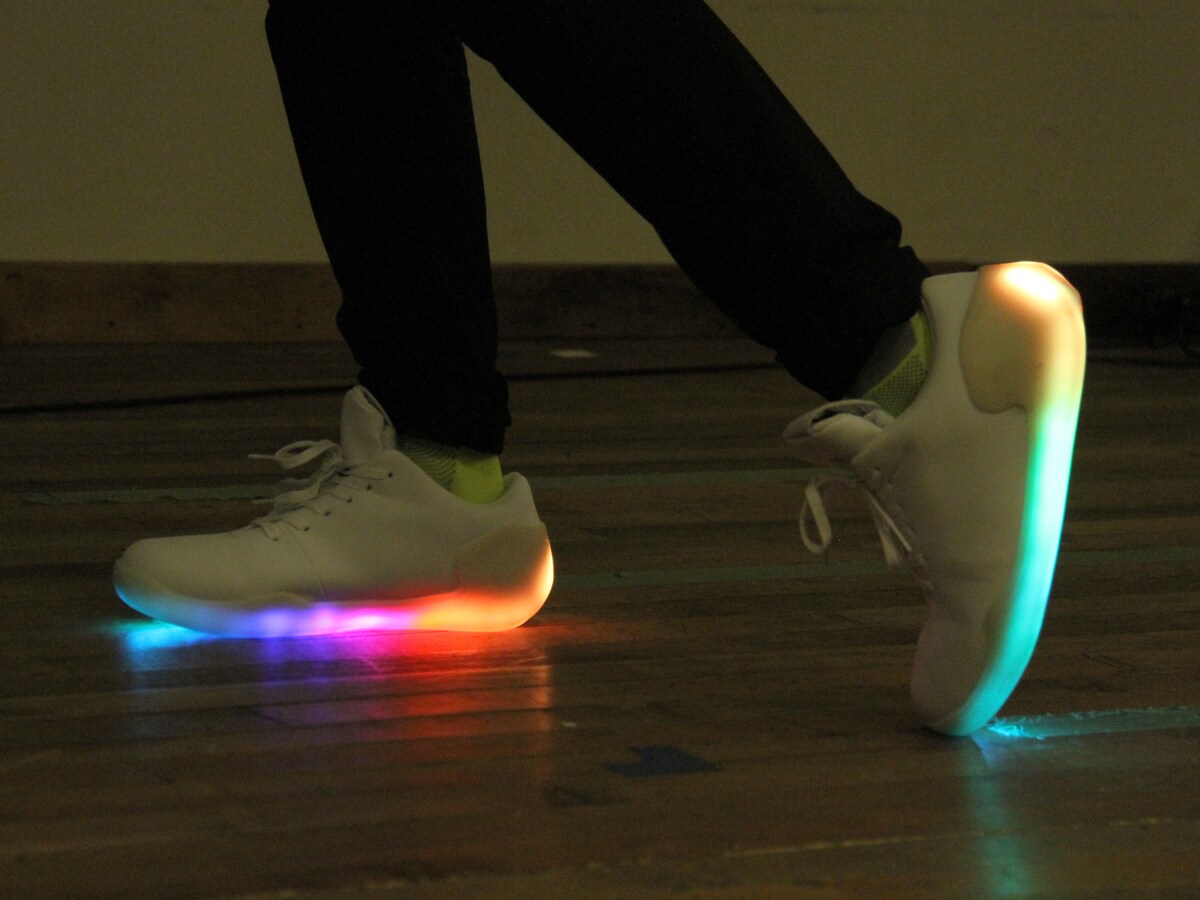 水カン Akbも注目 Iotで光るスニーカー Orphe が一般発売 All About News