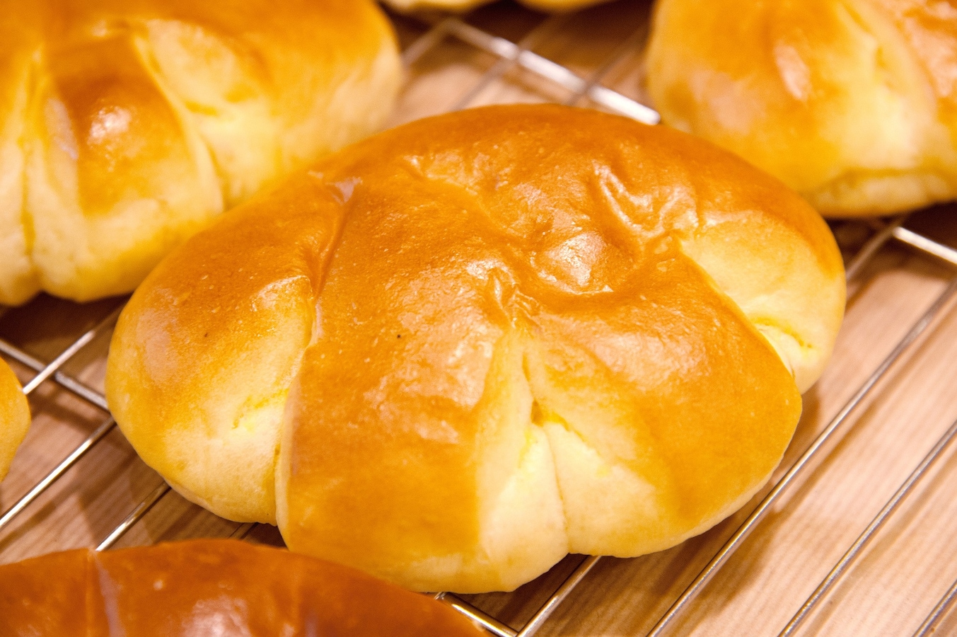 「クリームパン」がおいしいと思うパン屋チェーンランキング! 「木村屋總本店」を抑えたTOP2は? All About NEWS