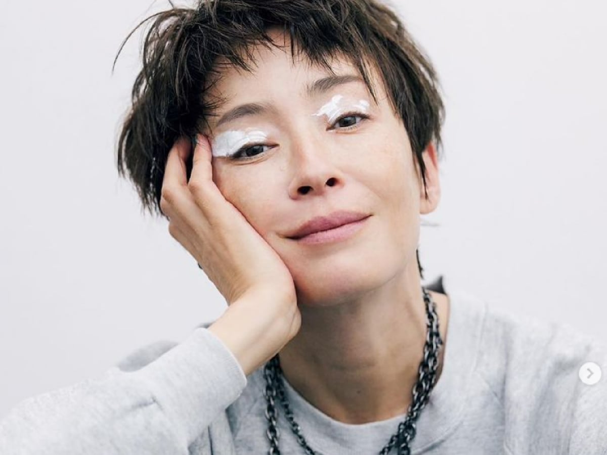 宮沢りえ、“新しい自分に出会えた”モデルショット公開！ 個性的な洋服＆メイクのいつもとは異なる姿 - All About ニュース