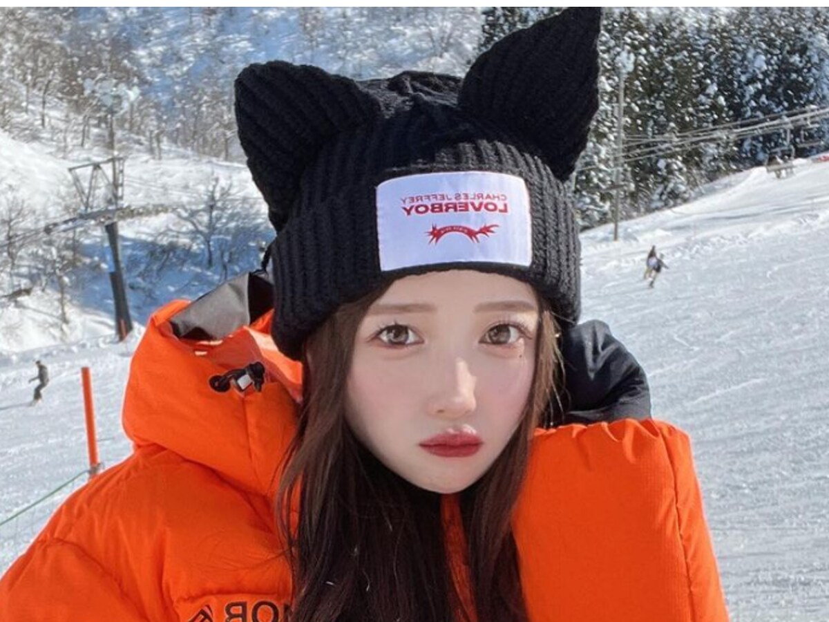 imaskopi 猫耳ニット帽　玉城ティナ　モトーラ世理奈着用 人気YouTuber・ふくれな、猫耳ニット帽でスノボを楽しむ姿を披露