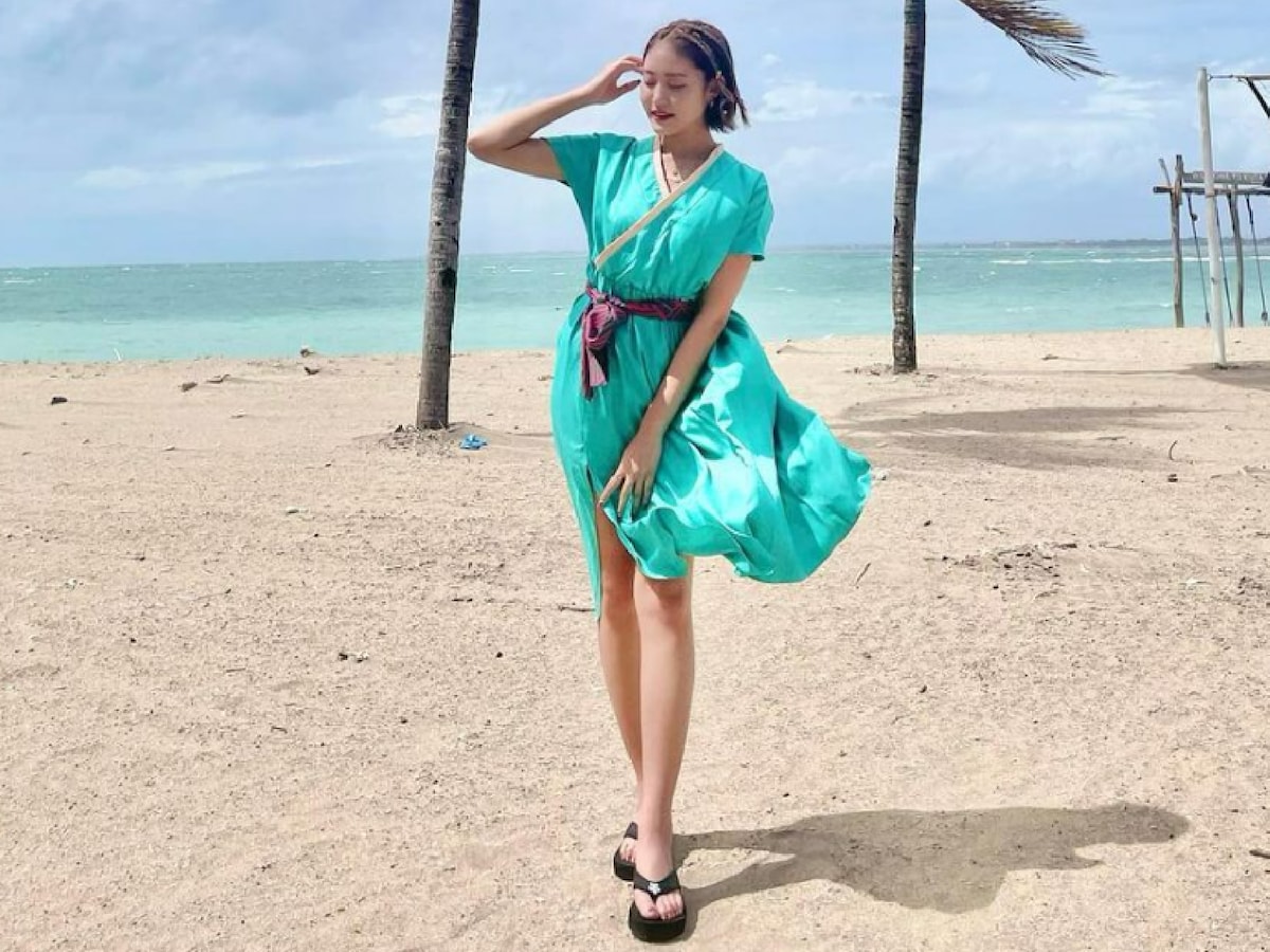 王林、海外でミニ丈ワンピから美脚あらわに！ 「脚長っ！海外でも見劣りしないルックスと体型」「スタイル抜群や」(2/2) All About