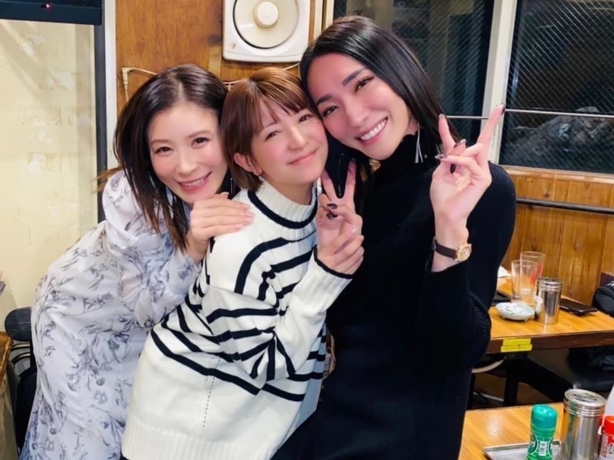 手島優、ゆしんと“同い年”矢口真里の40歳誕生日を祝福! 密着スリーショットに「美女達」「ねえかわいすぎる」(2/2) - All About ...