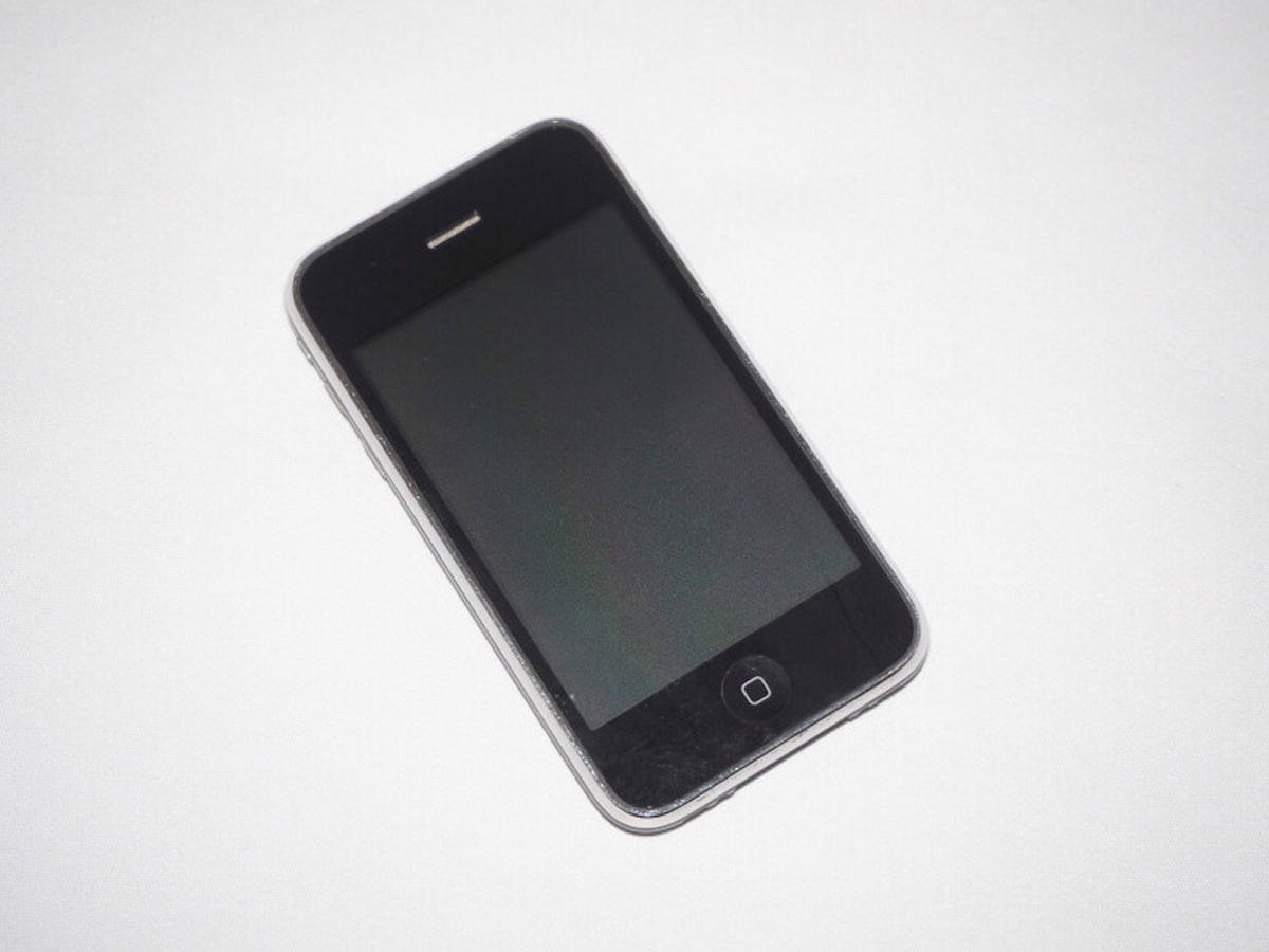 初代「iPhone」がオークションで数百万円、日本未発売の端末は何が画期