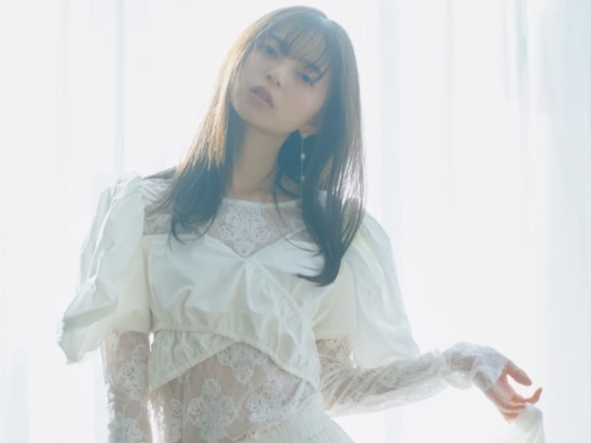 履いてないことはないか」齋藤飛鳥、ボディラインあらわな透け透け衣装