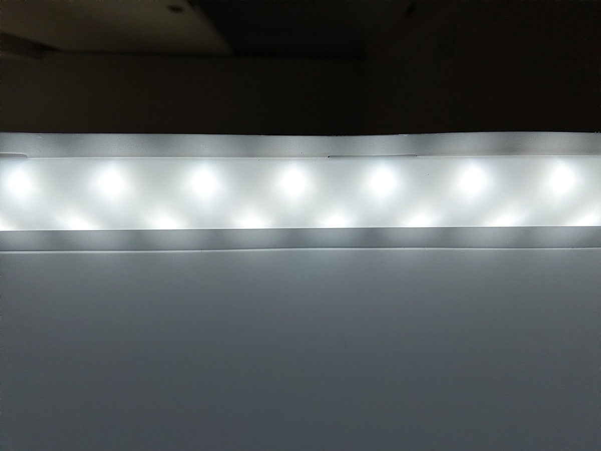 LEDライト付属の撮影ボックス