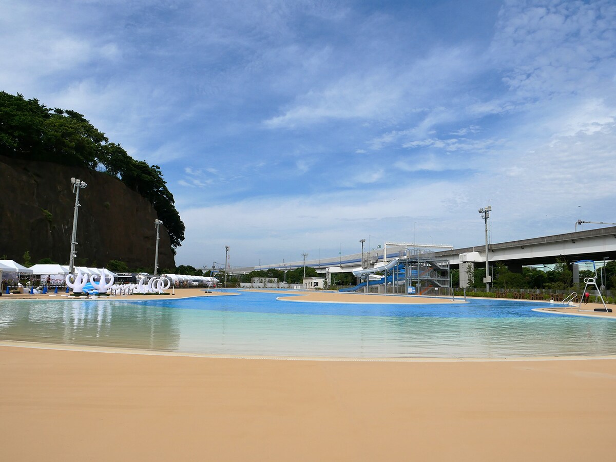 【横浜】「本牧市民プール」がリニューアルしてますます楽しく！ ナイトプールにBBQ＆キャンプ場も(3/4) - All About ニュース