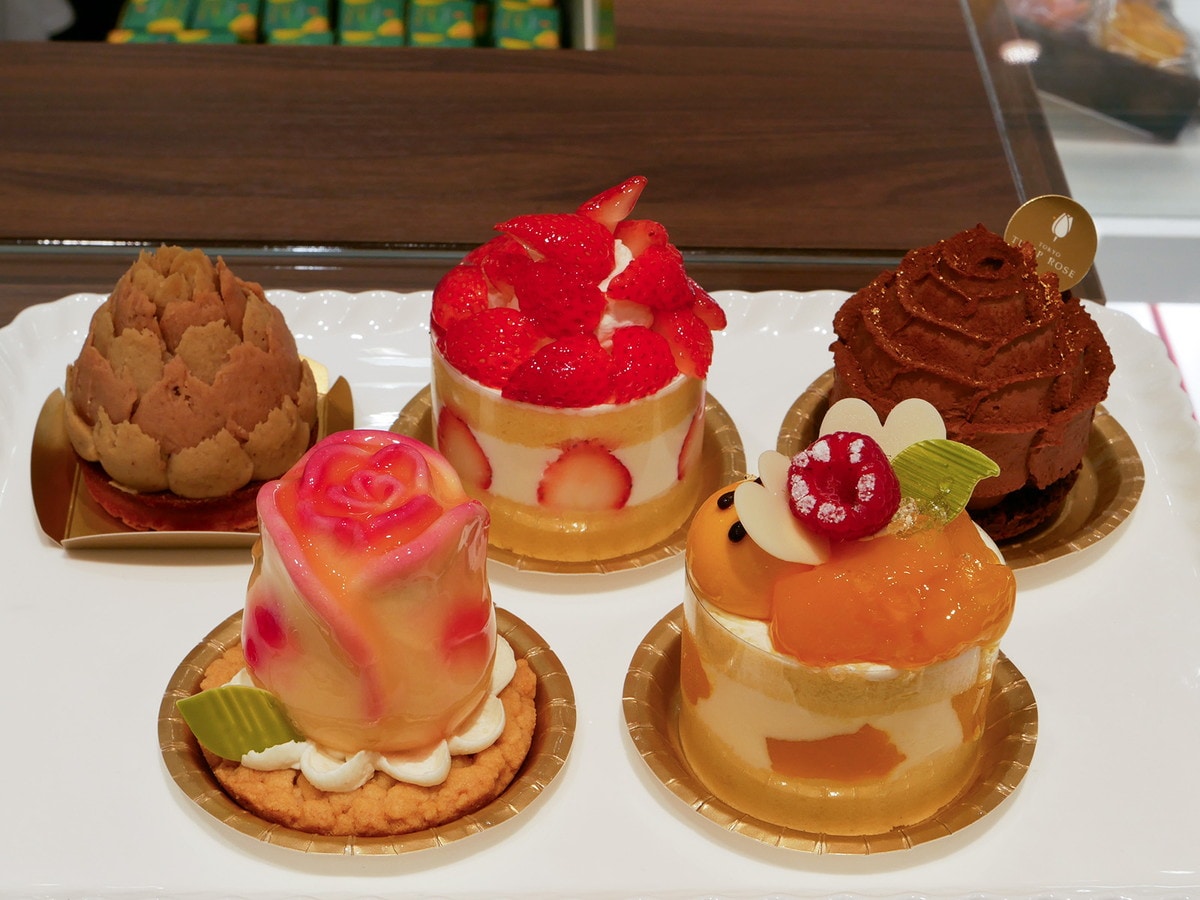 焼菓子のほか、西武池袋店、羽田空港第2ターミナル店でのみ販売している生ケーキもラインナップ
