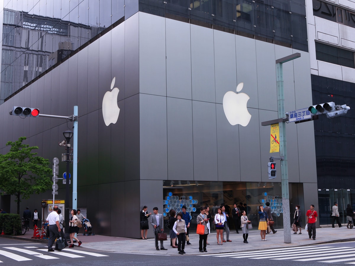 iPhoneはキャリアショップとApple Store、どっちで購入すべき？（画像出典：StockStudio Aerials / Shutterstock.com）