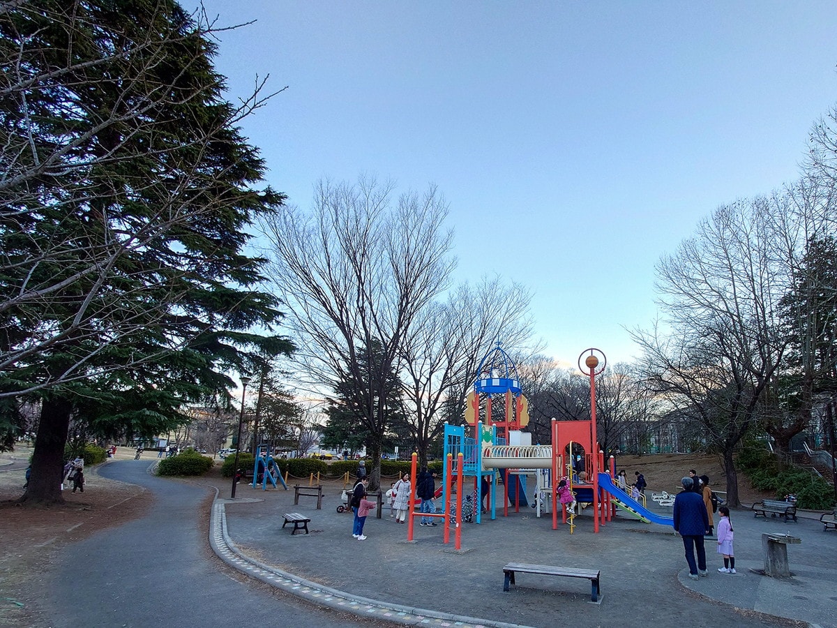たまプラーザ駅近くの「美しが丘公園」は子ども連れでにぎわっている