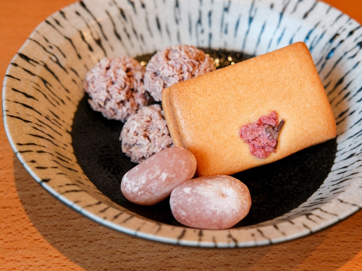 無印良品から、季節限定・桜シリーズのお菓子が登場