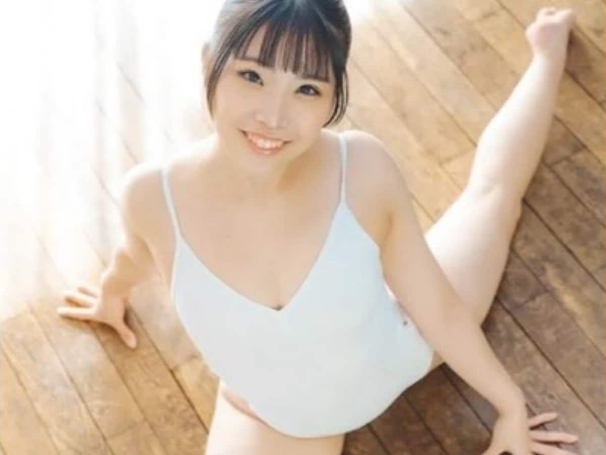 ジュニアアイドル セーラー服開脚 日向陽菜、レオタードで美脚あらわな開脚姿を披露！ 「国内最高峰の体操アスリートのスクープショット」 - All About ニュース