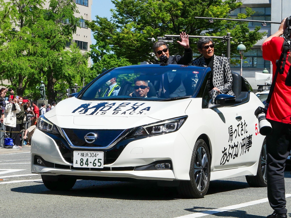 5月3日に行われた「第72回 ザよこはまパレード」に舘ひろしさんと柴田恭兵さんが登場（筆者撮影）