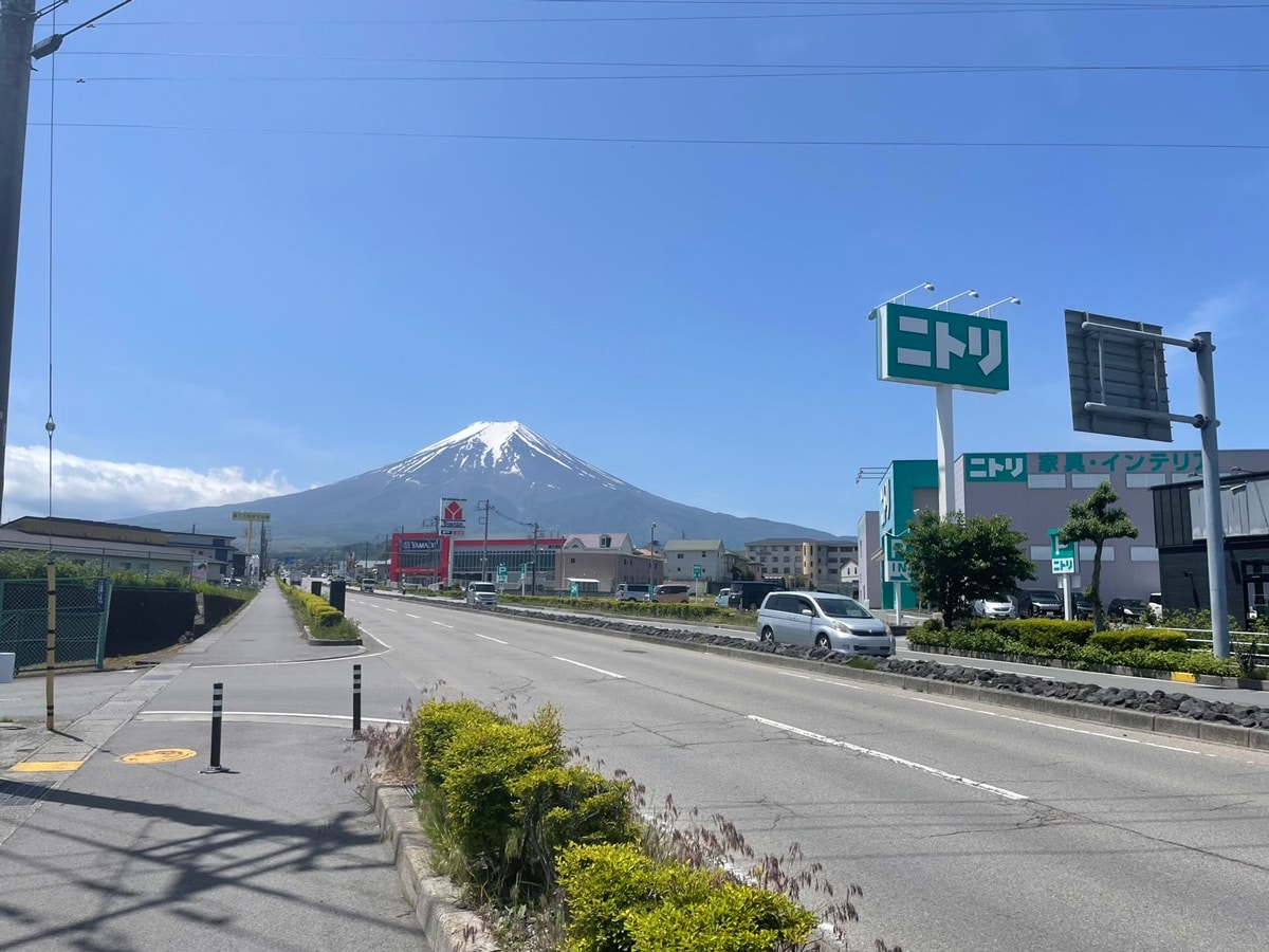 富士見バイパスから富士を臨む写真