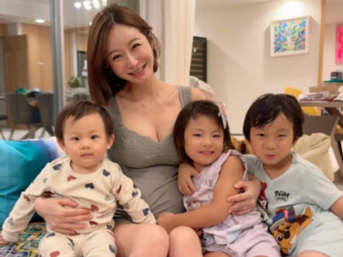 「奇跡の1枚」宮崎麗果、“全員カメラ目線”の家族ショット公開! 「幸せな一コマ」「愛が溢れたお写真」 - All About ニュース