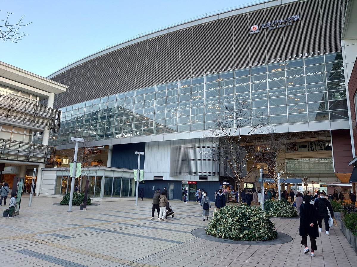 横浜市で最北端に位置する駅である東急電鉄田園都市線「たまプラーザ駅」