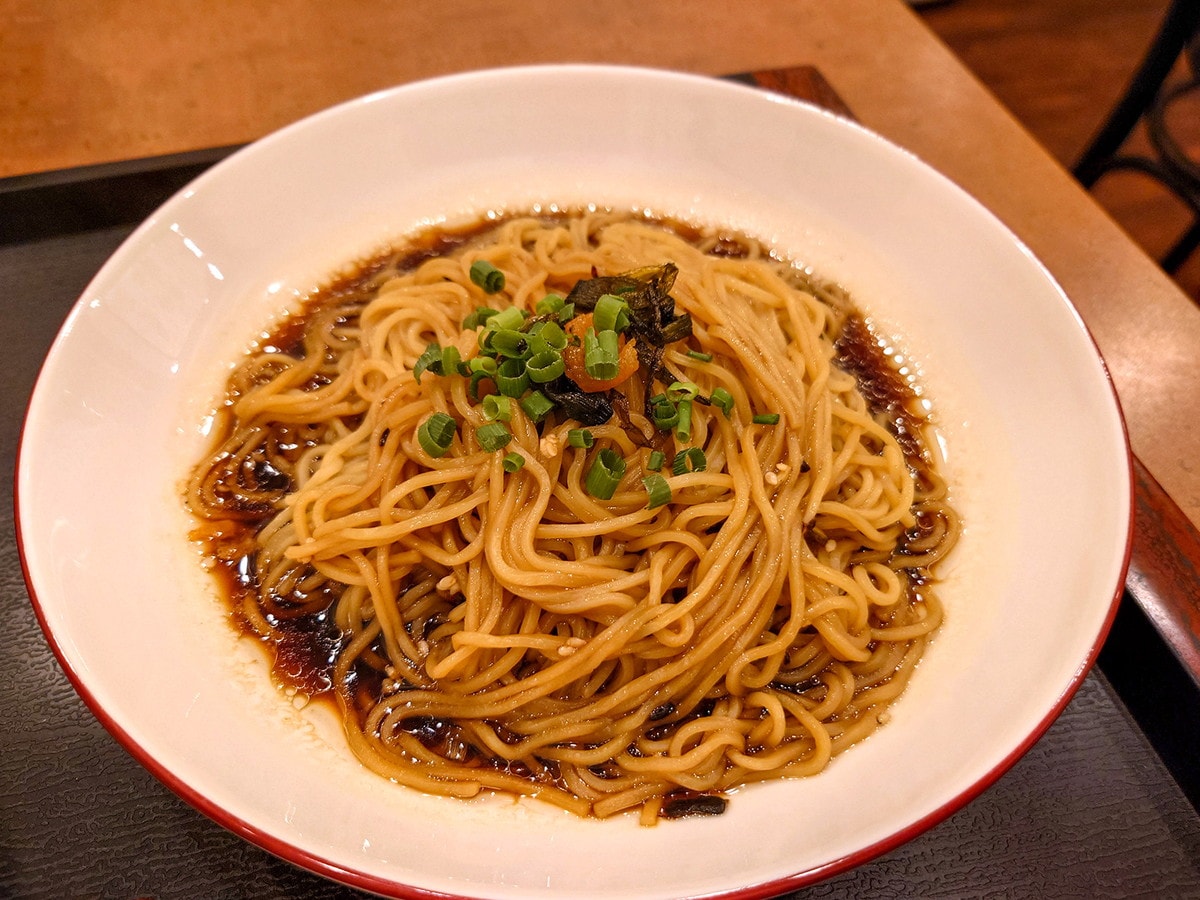 葱油拌麺（＝台湾ねぎ油まぜ麺、税込590円）