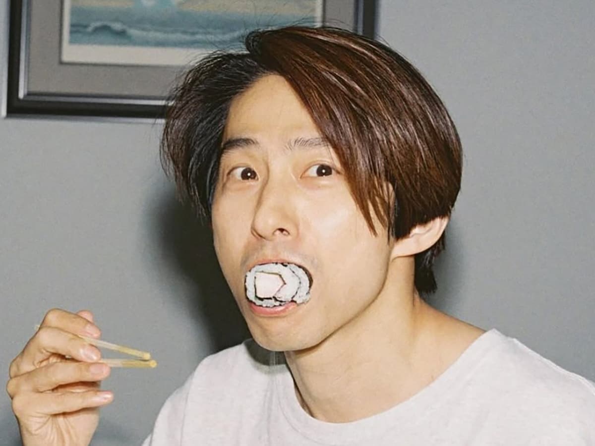 「どの写真も可愛すぎ」三宅健、45歳とは思えないショットにファン歓喜!「いつまでも少年」「眼福」 - All About ニュース