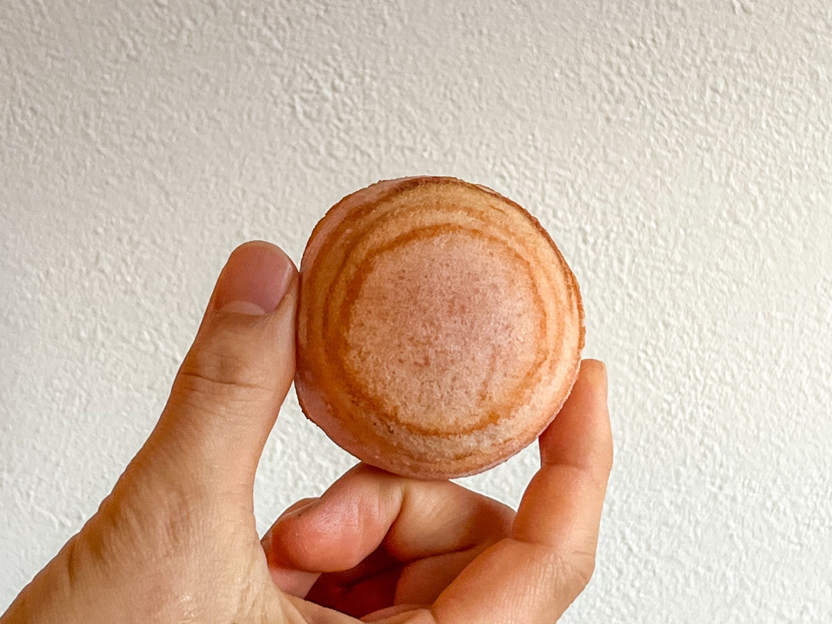 「桜とあんこのドームバウム」（税込190円）