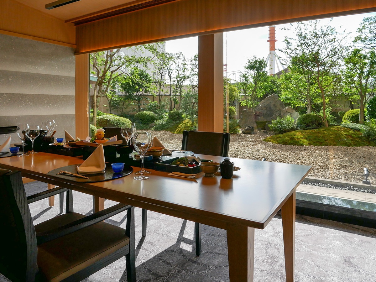 横浜駅近くにありながら、庭園を備えた「日本料理 木の花(このはな)」