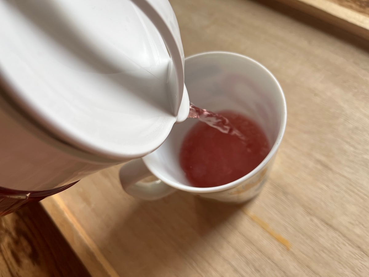 ツバが2つあって注ぎやすい