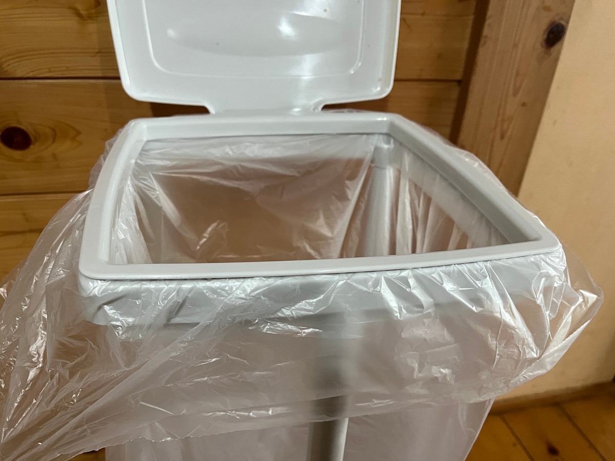 ふたにストッパーがついている