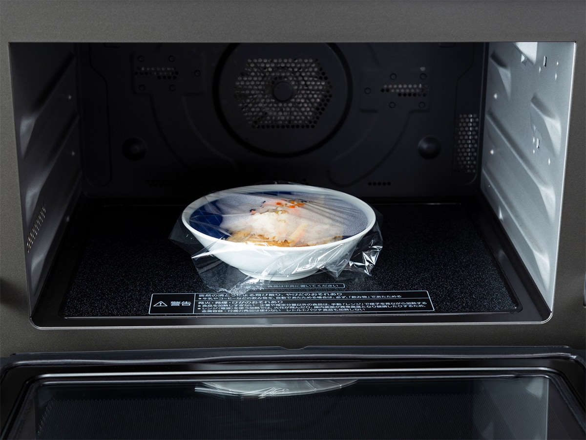 電子レンジを使う際、ラップはかけた方がよい?