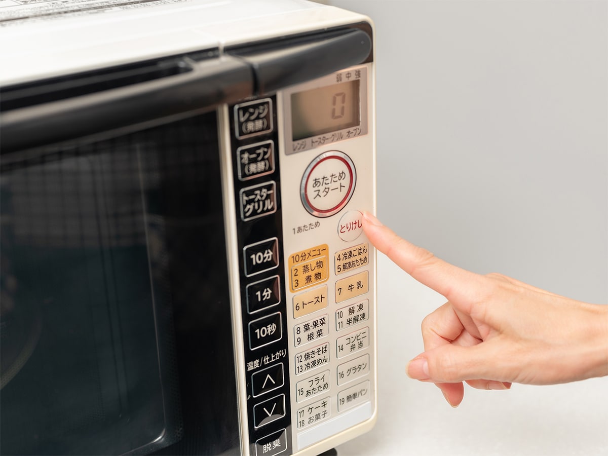 電子レンジを使っていたら火花が……原因は?