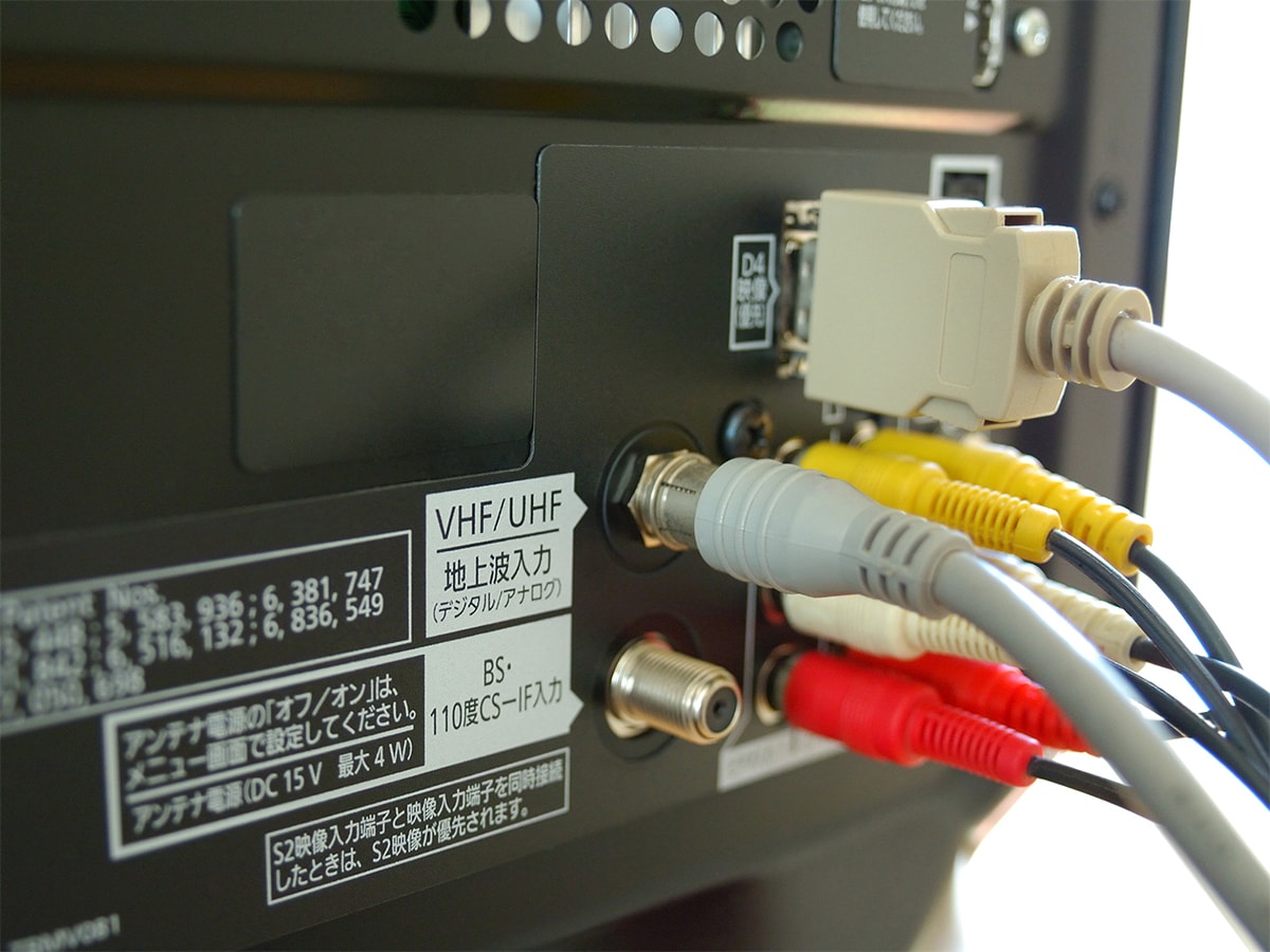 テレビ裏のケーブル類、どこまで一緒に引き取りに出していい?
