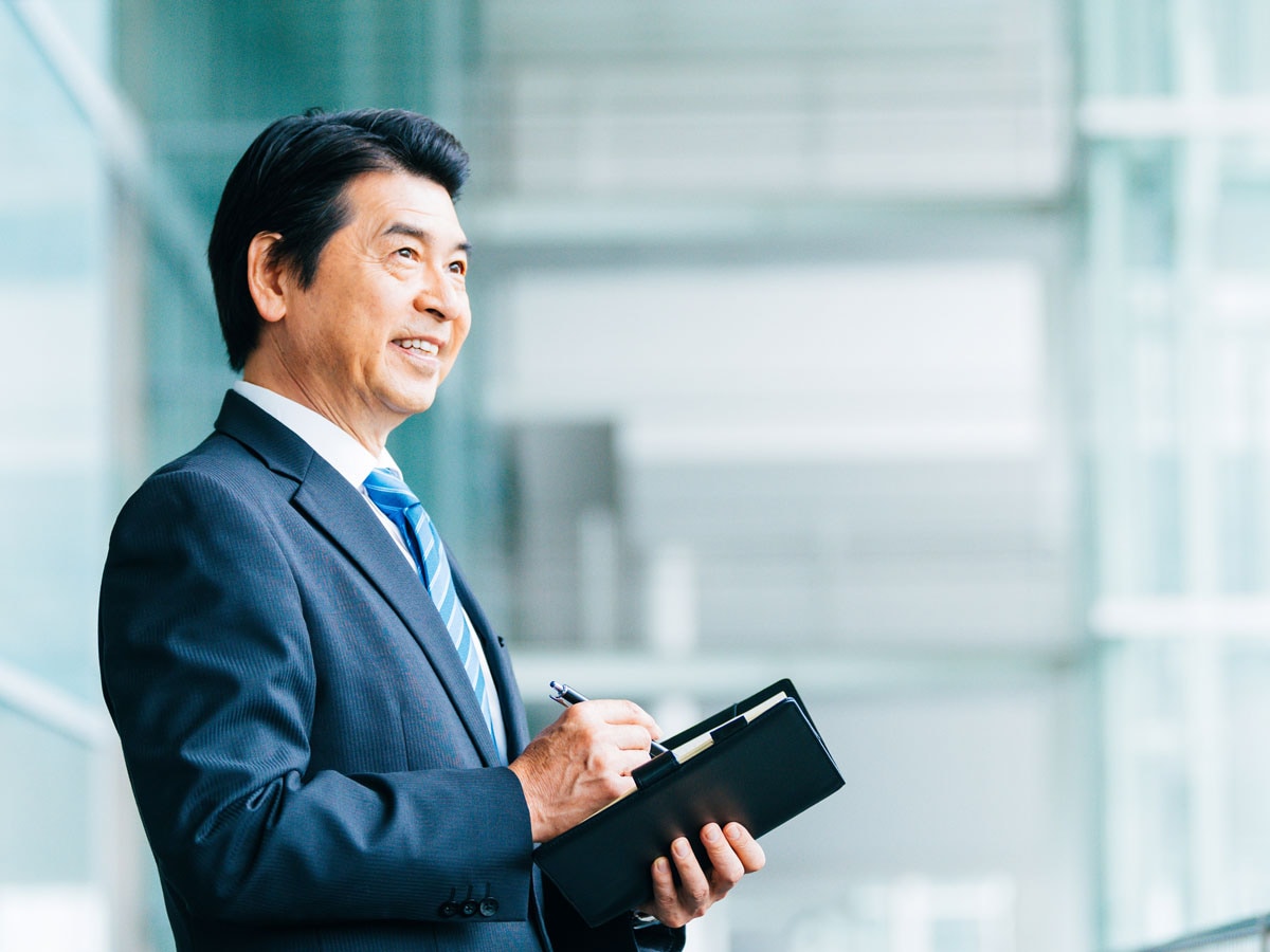 先生の平均年収はいくら?