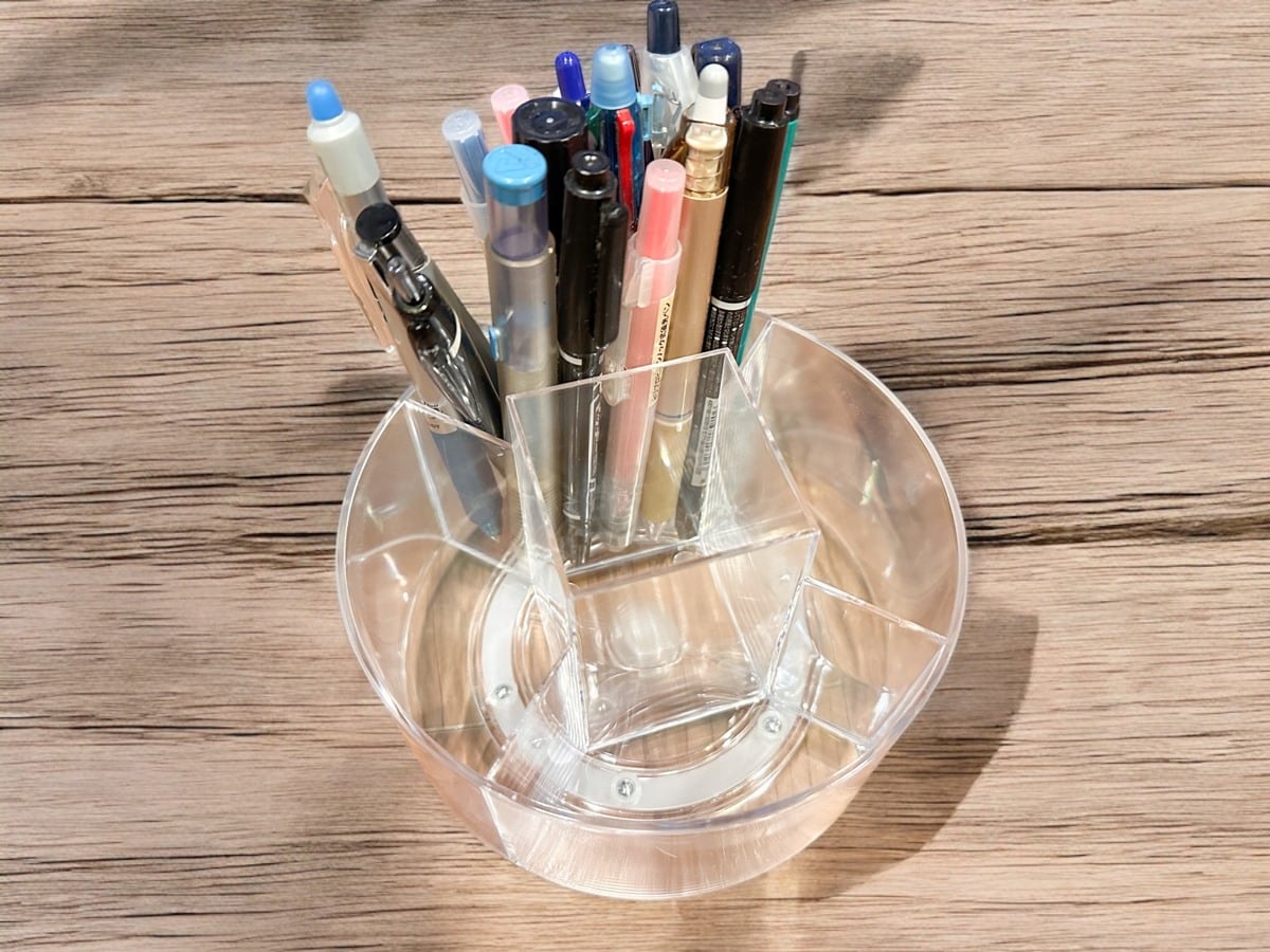 「回転できる透明収納ケース」