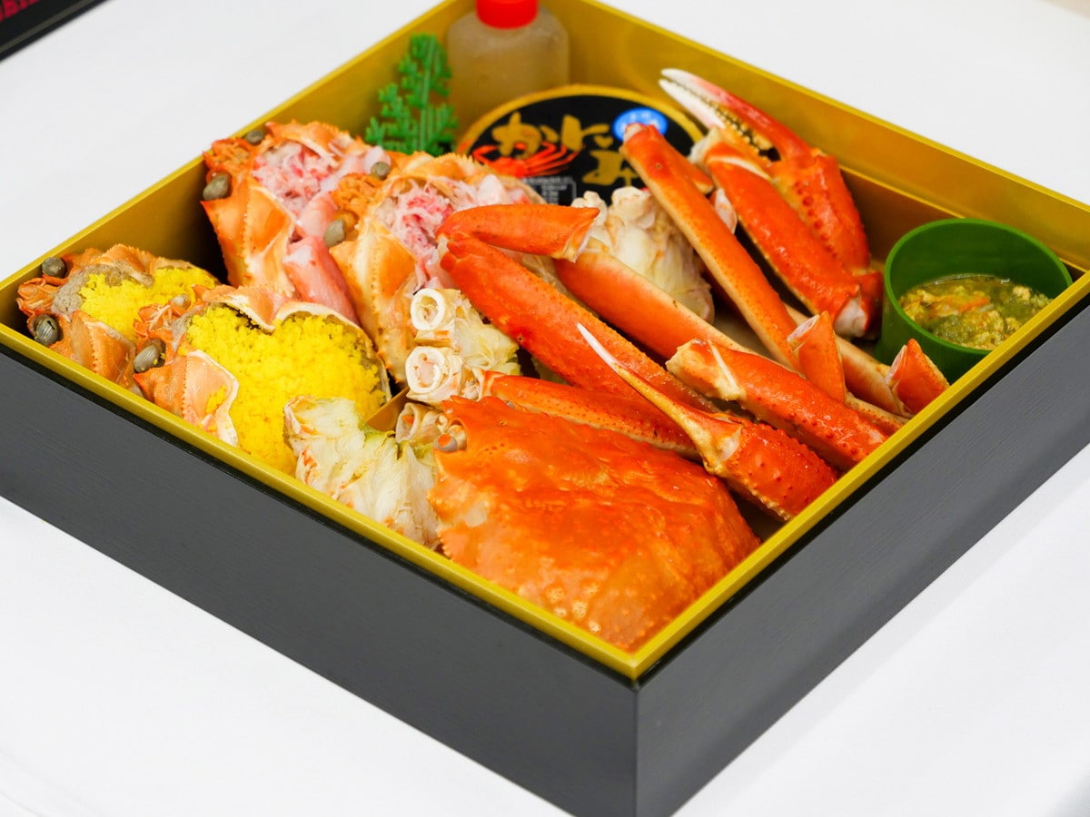 〈蟹料亭 松江和らく〉蟹づくしオードブル（税込1万7982円）