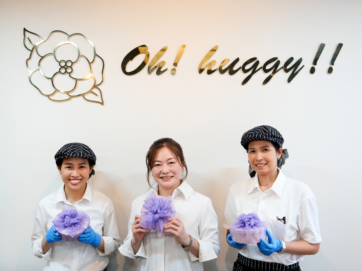 スタッフが笑顔でお出迎え。中央はオーナー（筆者撮影）