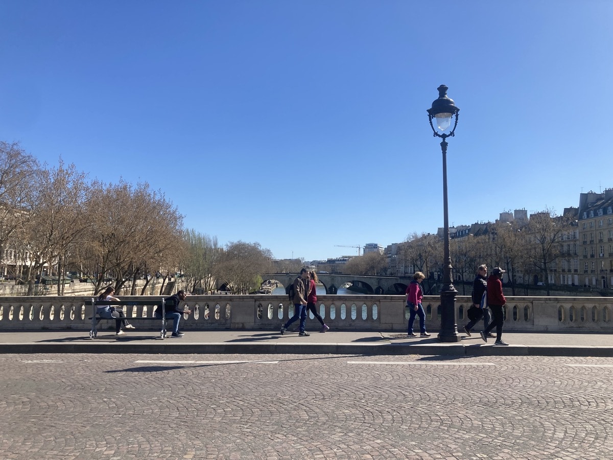セーヌ川岸の風景