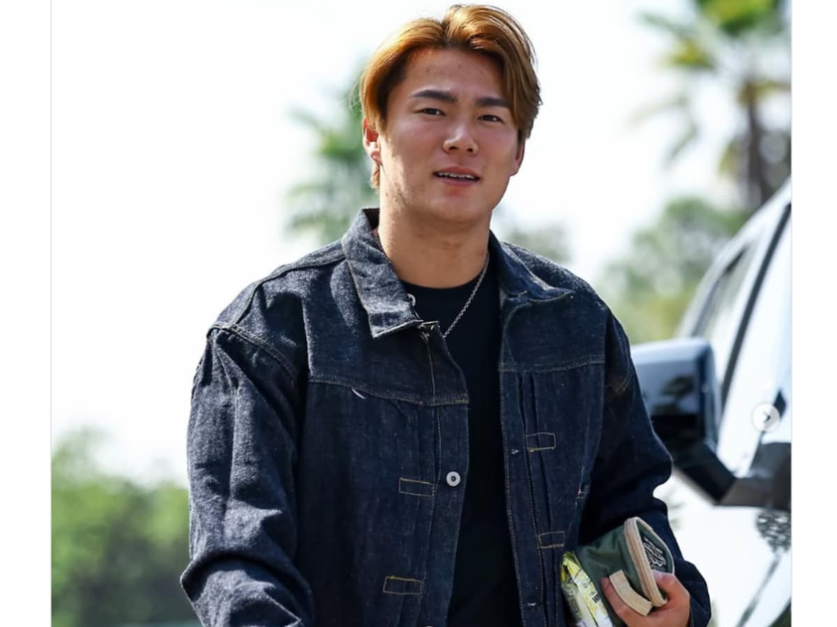 おにぎりケースが…」ドジャース先発・山本由伸、球場入りの私服姿を