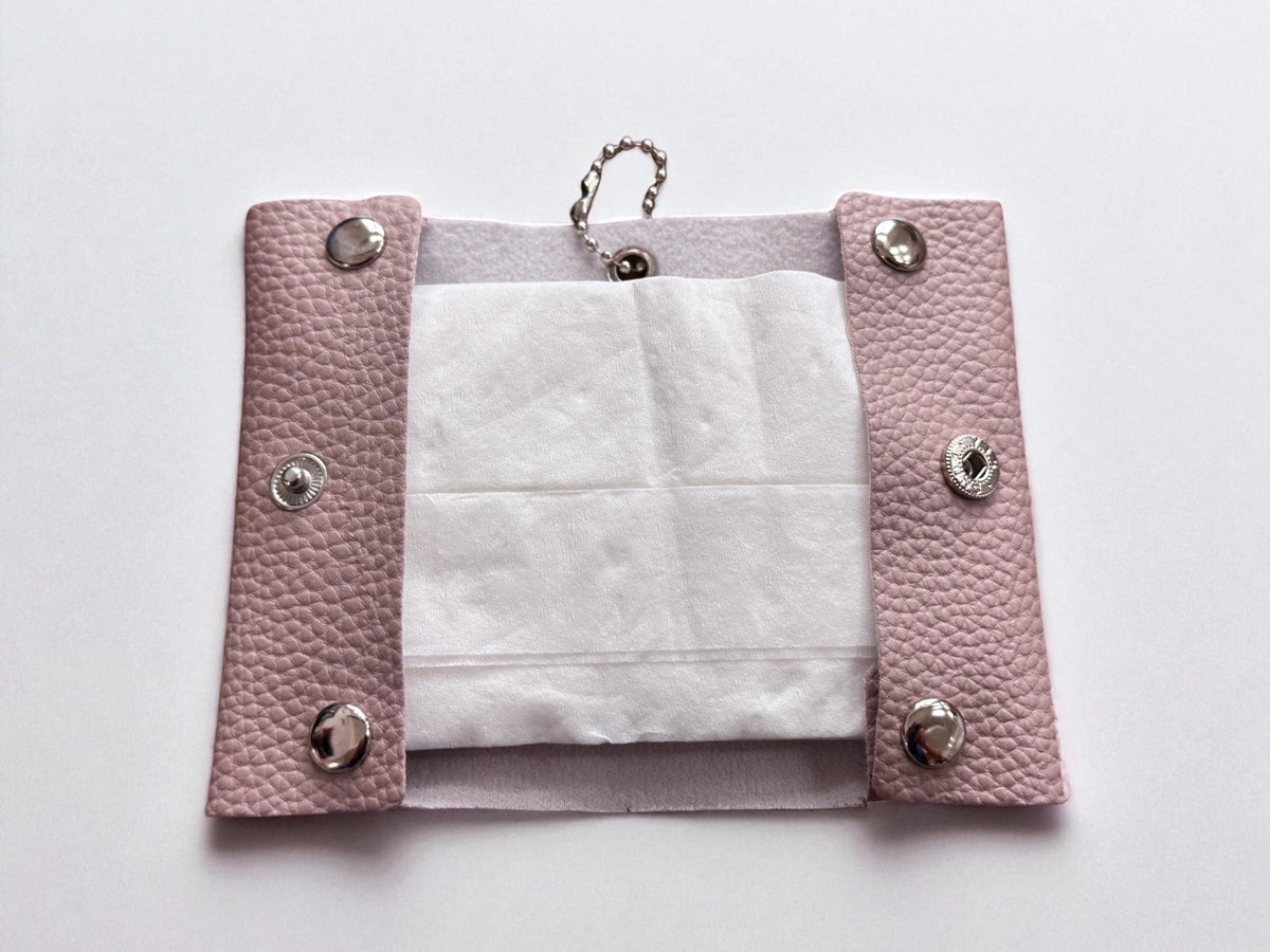 「コンパクト ポケットティッシュケース」開いたところ