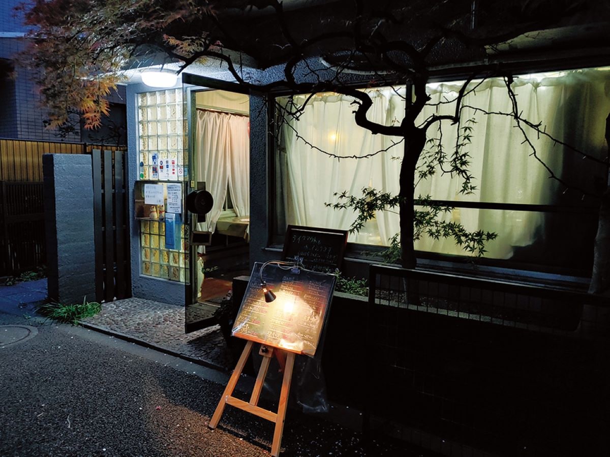 都内随一の味とサイズ 名物「天使のエビフライ」